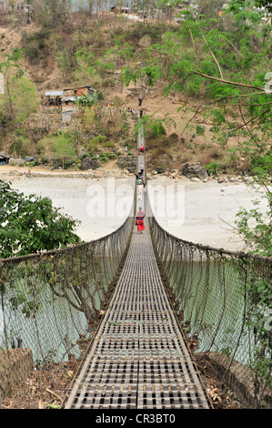 Stahl-Hängebrücke, Dudh Kosi Tal, Solukhumbu, Khumbu, Nepal, Asien Stockfoto