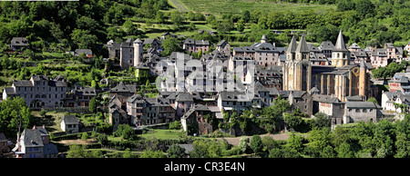 Frankreich, Aveyron, Conques, ein Anschlag auf el Camino de Santiago, gekennzeichnet Les Plus Beaux Dörfer de France, Abteikirche St. Foy Stockfoto