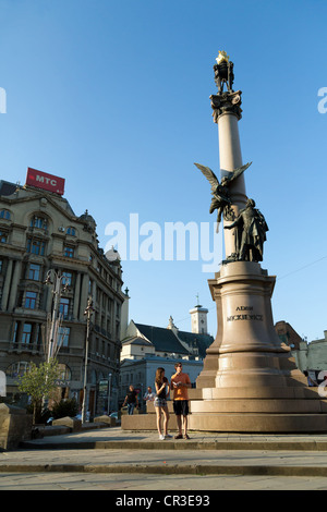 Das Mickiewicz-Denkmal auf dem Mickiewicz-Platz im Zentrum Stadt, Lemberg, Ukraine Stockfoto