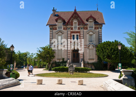 Frankreich, Vaucluse, Lubéron, Isle Sur la Sorgue, Parc Gauthier (Gauthier Park), Musikschule Stockfoto