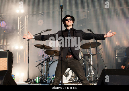 Sänger Paul Smith mit Maximo Park Evolution Festival 2012 in Spillers Wharf in Newcastle Upon Tyne 3. Juni 2012 Stockfoto