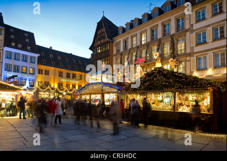 Weihnachtsmarkt in Colmar, Elsass, Frankreich, Europa Stockfoto