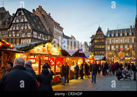 Weihnachtsmarkt in Colmar, Elsass, Frankreich, Europa Stockfoto