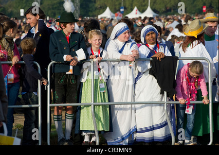 Päpstliche Messe am Flughafen, Besuch von Papst Benedict XVI am 25. September 2011, Freiburg Im Breisgau, Baden-Württemberg Stockfoto