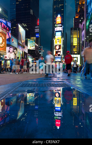 Passanten, Broadway und Times Square, Manhattan, New York, USA, Amerika Stockfoto