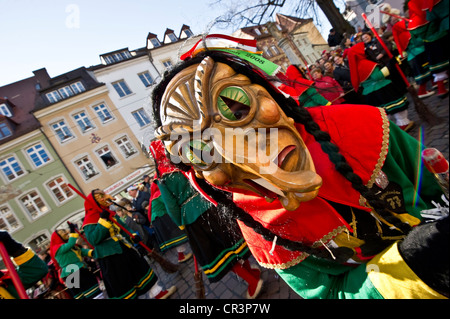 Rosenmontag Umzug vor Kajo Tor, Freiburg Im Breisgau, Baden-Württemberg, Deutschland, Europa Stockfoto