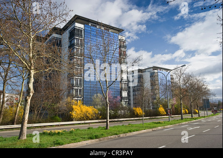 Hochhaus mit einer Solarfassade, Freiburg Im Breisgau, Baden-Württemberg, Deutschland, Europa Stockfoto