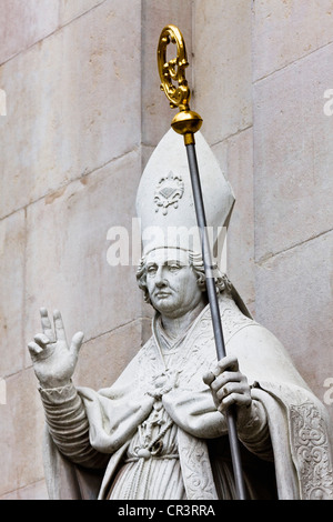 Statue des Bischofs St. Rupert, Salzburger Dom, Salzburger Dom, Altstadt, Salzburg, UNESCO-Weltkulturerbe, Österreich, Europa Stockfoto