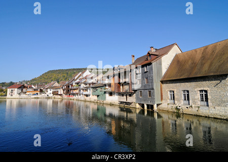 Loue Fluss, Dorf, Ornans, Besancon, Departement Doubs, Franche, Frankreich, Europa, PublicGround Stockfoto