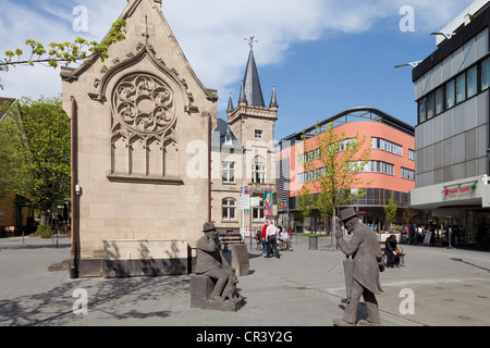 Neuer Markt-Quadrat, altes Rathaus, Skulpturen, Jesuitenstrasse, Innenstadt, Bad Neuenahr, Ahrtal, Eifel, Rheinland-Pfalz Stockfoto