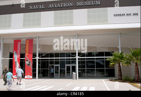 Hangarbucht einen Eingang an der Naval Aviation Museum Pensacola Florida USA Stockfoto