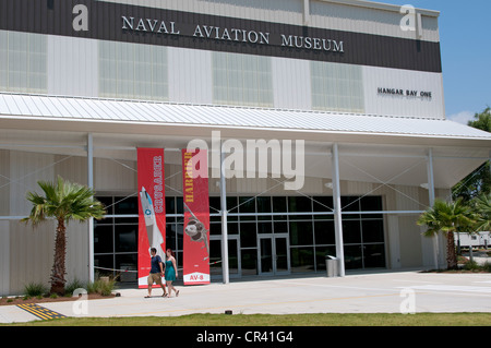 Hangarbucht einen Eingang an der Naval Aviation Museum Pensacola Florida USA Stockfoto