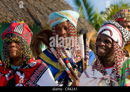 Traditionell gekleideten Xhosa-Volkes, während die Sangoma oder Zauberer Festival, Wild Coast, Eastern Cape, Südafrika, Afrika Stockfoto