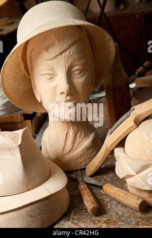 Frankreich, Paris, La Forme Workshop, Lucie Re Handwerk spezialisiert, auf, von Blöcken für Hüte Stockfoto