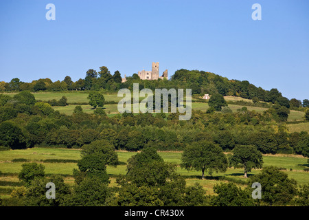 Frankreich, Cote d ' or, Parc Naturel Regional du Morvan, Precy Sous Thil, die Burg auf dem Hügel Stockfoto