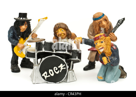 Mini-Rock-Band mit zwei Gitarristen, Schlagzeuger und Sänger Stockfoto