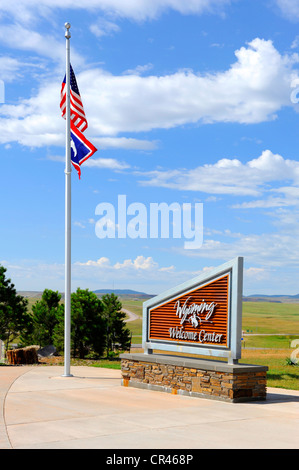 Welcome Center Wyoming USA Flag Pole Display Welle wind Stockfoto