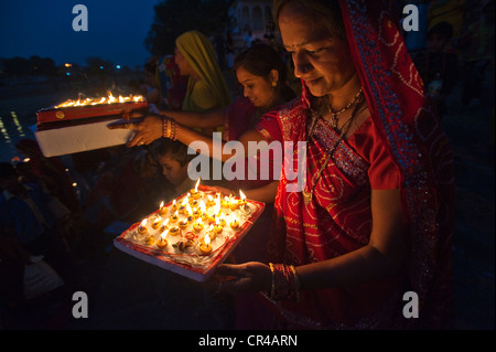 Indien, Rajasthan State, Udaipur, Naoghat (Nao Ghat), Kartik Purnima, hinduistische Feier des November-Vollmond Stockfoto