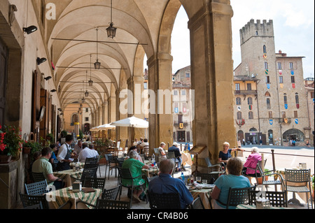 Italien, Toskana, Arezzo, Piazza Grande, Torbögen der Palazzo Delle Logge von Giorgio Vasari, genannt auch Vasari Loggia Stockfoto