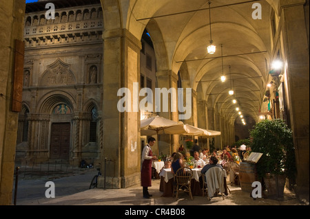 Italien, Toskana, Arezzo, Piazza Grande, Torbögen der Palazzo Delle Logge von Giorgio Vasari, genannt auch Vasari Loggia Stockfoto