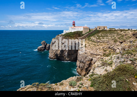 Der Leuchtturm am Cabo de Sao Vicente (Kap St. Vincent), der südwestlichste Punkt auf dem europäischen Festland, Algarve, Portugal Stockfoto