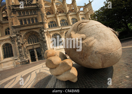 Frankreich, Paris, die Skulptur L'Ecoute des Malers Henri de Miller auf Platz Rene Cassin Stockfoto