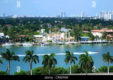 USA, Florida, Miami, Biscayne Bay, Macarthur Causeway und Palm Island, im Hintergrund Miami beach Stockfoto