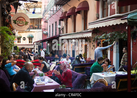 Türkei, Istanbul, Stadtteil Beyoglu, Cezayir Sokak Straße, trendigen Cafés und restaurants Stockfoto
