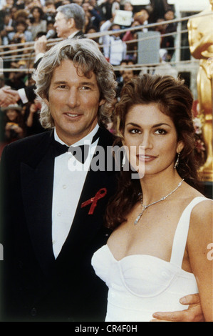 Gere, Richard, * 31.8.1949, US-Schauspieler, halbe Länge, mit Cindy Crawford, bei der Oscarverleihung 1993, Stockfoto