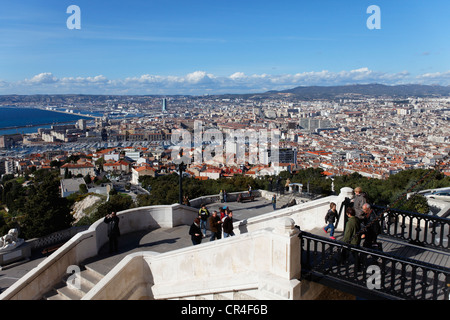 Stadt von Marseille, Marseille gesehen von Basilika Notre Dame De La Garde, Bouches-du-Rhône, Frankreich, Europa Stockfoto