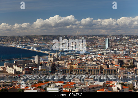 Stadt von Marseille, Marseille gesehen von Basilika Notre Dame De La Garde, Bouches-du-Rhône, Frankreich, Europa Stockfoto