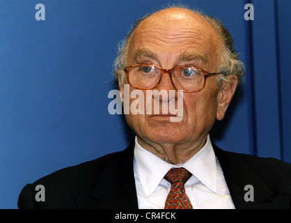 Lambsdorff, Otto Graf, 20.12.1926 - 5.12.2009, deutscher Politiker (FDP), Porträt, während einer Pressekonferenz, Berlin, 17.7.2000, Stockfoto