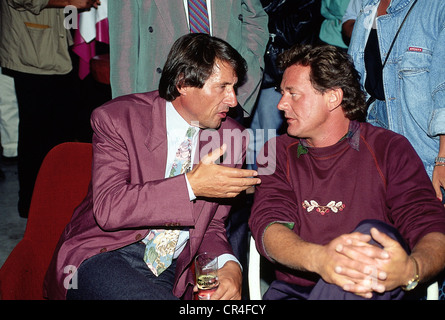 Juergens, Udo, 30.9.1934 - 21.12.2014, deutscher Schlagersänger auf einer Pressekonferenz mit dem österreichischen Sänger Wolfgang Ambros, Villach, Österreich, 25.8.1990, Stockfoto