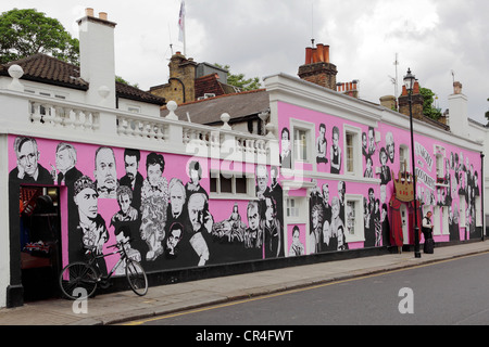 Eine Nacht der tausend Queens im Chelsea Arts Club in der Old Church Street in London. Stockfoto