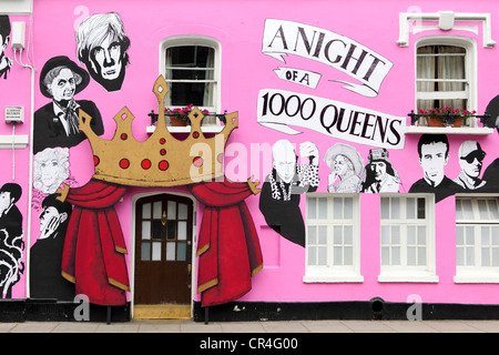 Eine Nacht der tausend Queens im Chelsea Arts Club in der Old Church Street in London. Stockfoto