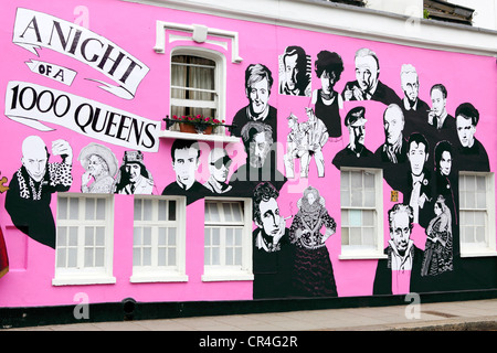 Eine Nacht der tausend Queens im Chelsea Arts Club in der Old Church Street in London. Stockfoto