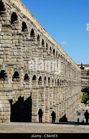 Spanien, Kastilien-León, Segovia, Altstadt UNESCO-Weltkulturerbe, das römische Aquädukt Stockfoto