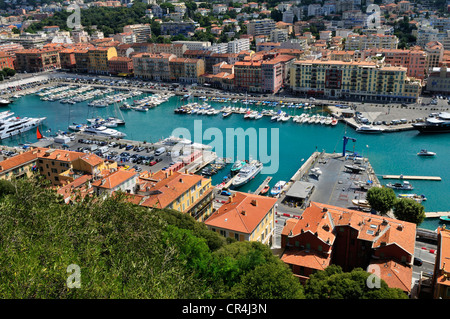 Blick über den Hafen von Nizza, Nizza, Côte d ' Azur, Alpes Maritimes, Provence, Frankreich Stockfoto