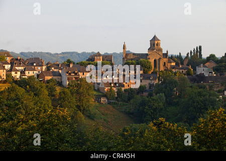 Aubazine Abbey und das Dorf in Richtung Tüll, Correze, Frankreich, Europa Stockfoto