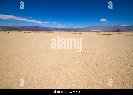 Geknackt Schlamm in einem getrockneten Seegrund im Death Valley National Park in Kalifornien, USA Stockfoto