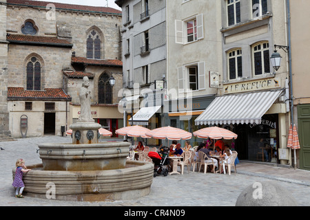 Brunnen vor der Kirche Saint Michel des Lions, Limoges, Haute Vienne, Frankreich, Europa Stockfoto