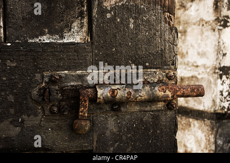 Rostige alte unbenutzte Schraube Stockfoto