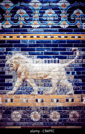 Detail des Ischtar-Tor aus Babylon, Pergamon Museum, Berlin, Deutschland Stockfoto