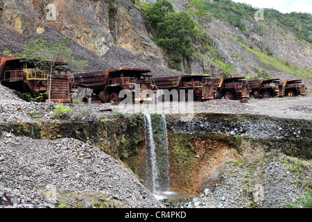 LKW in Kupfer Panguna-Mine, wurde 1989 durch Sabotage durch die Bougainville Revolutionary Army geschlossen. Papua-Neu-Guinea Stockfoto