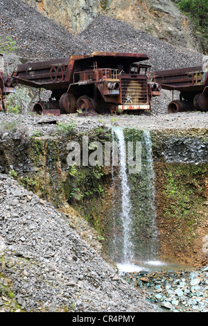 LKW in Panguna Copper Mine, wurde 1989 durch Sabotage durch die Bougainville Revolutionary Army geschlossen. Papua-Neu-Guinea Stockfoto