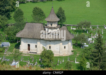 Kirche und auf dem Friedhof von Kloster Sucevita, eine gemalte Kloster an der nördlichen Moldau, Rumänien, Europa Stockfoto