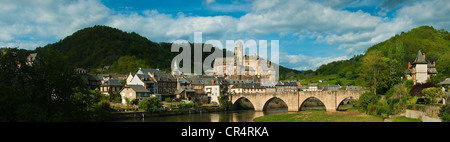 Frankreich, Aveyron, Estaing gekennzeichnet Les Plus Beaux Dörfer de France, ein Anschlag auf el Camino de Santiago, 15. Jahrhundert Chateau de Stockfoto