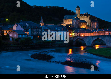 Frankreich, Aveyron, Estaing gekennzeichnet Les Plus Beaux Dörfer de France, ein Anschlag auf el Camino de Santiago, 15. Jahrhundert Chateau de Stockfoto