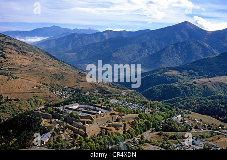 Frankreich, Pyrenäen Orientales, Mont Louis, befestigte Stadt im Capcir (Luftbild) Stockfoto