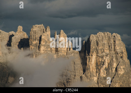 Felsformationen in den Sextener Dolomiten, angesehen vom Tre Cime di Lavaredo, Südtirol, Italien, Europa Stockfoto